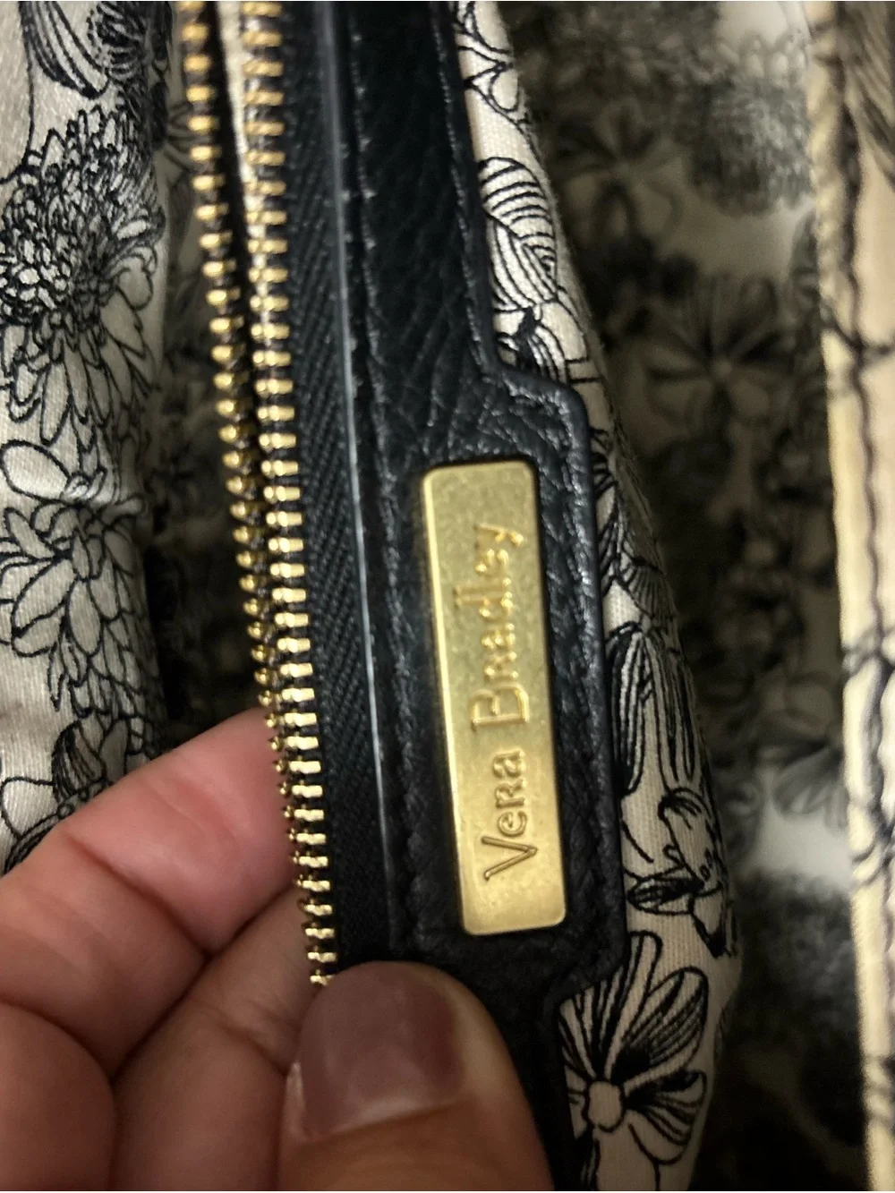 Vera Bradley Carson Saddle